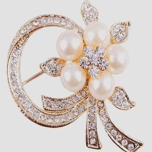 Pearl Flower Brooch With Rhinestones, Ideal For Festive Parties And Events